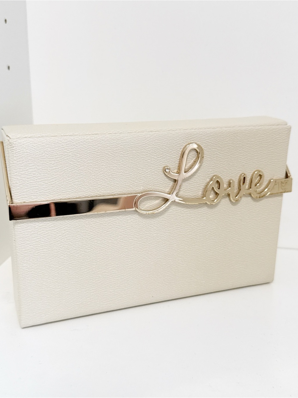 CHARLOTTE OLYMPIA
Love Vanina Leather Clutch Box In Off White - Picture 12 of 13